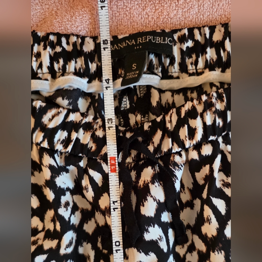Banana Republic Satin Black & White Animal‎ Print Lounge Bottoms (Size Small) - Picture 10 of 10